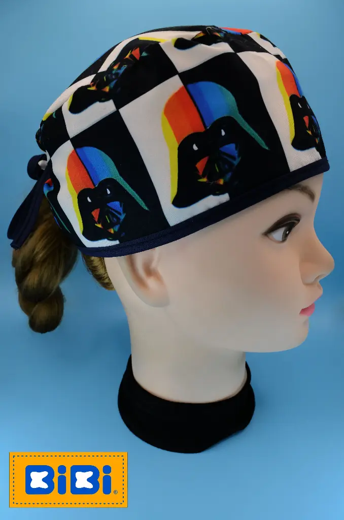 Darth Vader, cuadro bicolor (Gorro Corto (Medidas: 9.5 cm de altura, 58 cm de circunferencia, con cintas para amarrar))