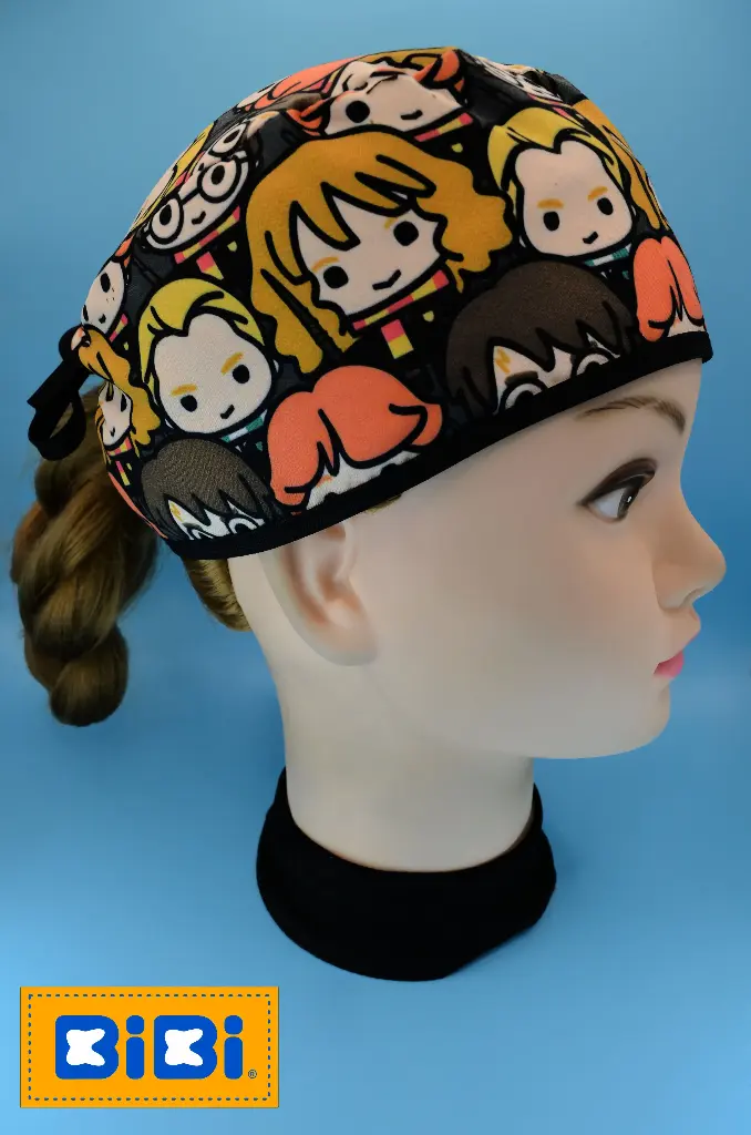 Harry Potter carita kawaii (Gorro Corto (Medidas: 9.5 cm de altura, 58 cm de circunferencia, con cintas para amarrar))