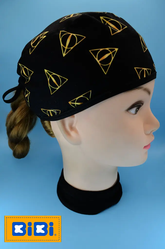 Logo always dorado, fondo negro (Gorro Corto (Medidas: 9.5 cm de altura, 58 cm de circunferencia, con cintas para amarrar))