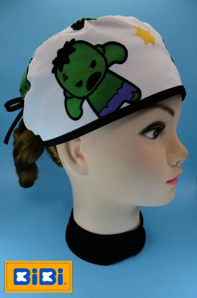 Hulk kawaii (Gorro Corto (Medidas: 9.5 cm de altura, 58 cm de circunferencia, con cintas para amarrar))