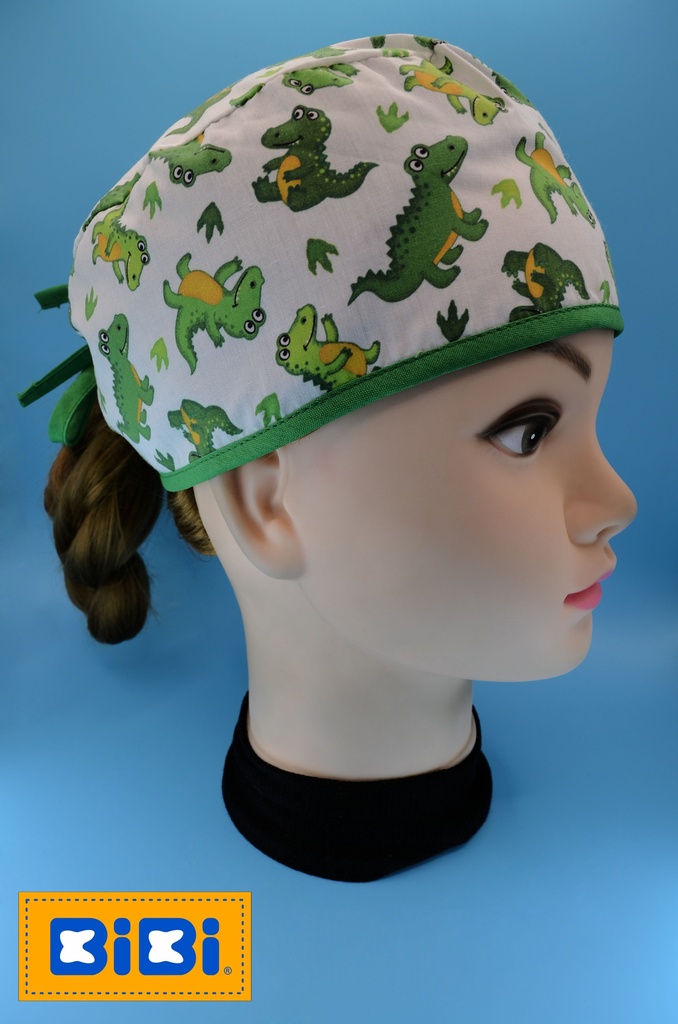 Cocodrilos Fondo Blanco (Gorro Corto (Medidas: 9.5 cm de altura, 58 cm de circunferencia, con cintas para amarrar))