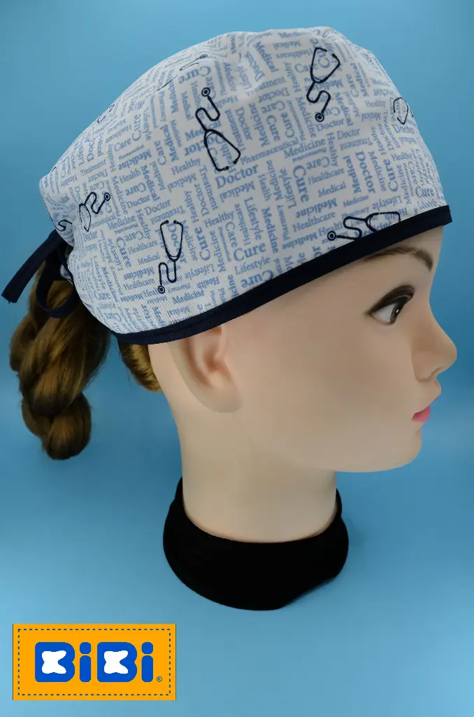 Estetoscopios, fondo letras (Gorro Corto (Medidas: 9.5 cm de altura, 58 cm de circunferencia, con cintas para amarrar))