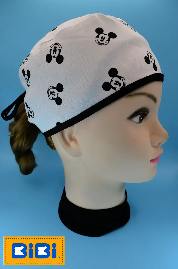 Mickey Mouse caras blanco y negro (Gorro Corto (Medidas: 9.5 cm de altura, 58 cm de circunferencia, con cintas para amarrar))