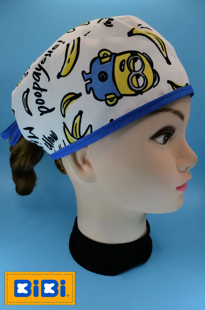 Minions bananas, fondo blanco (Gorro Corto (Medidas: 9.5 cm de altura, 58 cm de circunferencia, con cintas para amarrar))