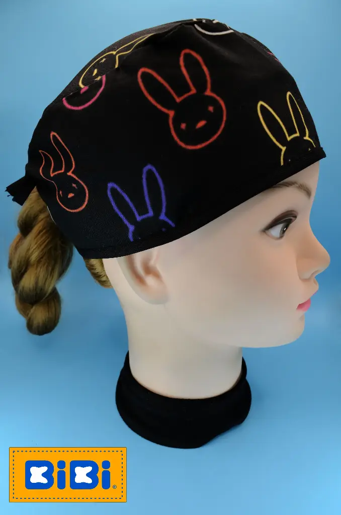 Conejo siluetas de colores (Gorro Corto (Medidas: 9.5 cm de altura, 58 cm de circunferencia, con cintas para amarrar))