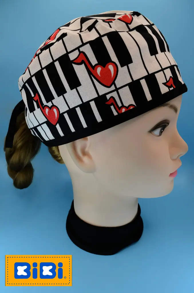 Piano corazón (Gorro Corto (Medidas: 9.5 cm de altura, 58 cm de circunferencia, con cintas para amarrar))