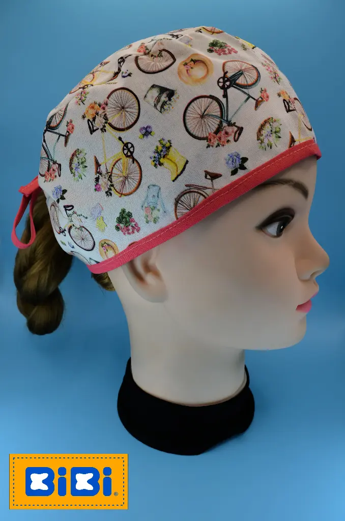 Bicicletas con flores (Gorro Corto (Medidas: 9.5 cm de altura, 58 cm de circunferencia, con cintas para amarrar))
