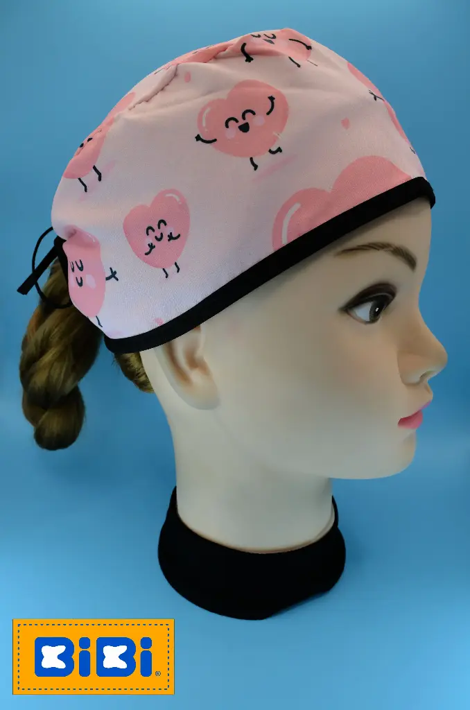 Caritas en corazones (Gorro Corto (Medidas: 9.5 cm de altura, 58 cm de circunferencia, con cintas para amarrar))