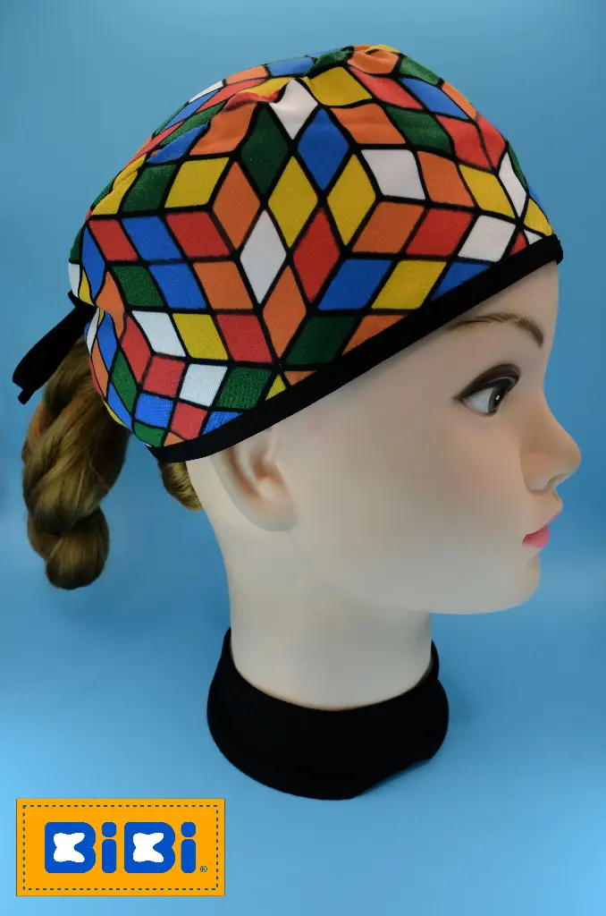Cubos Rubik (Gorro Corto (Medidas: 9.5 cm de altura, 58 cm de circunferencia, con cintas para amarrar))