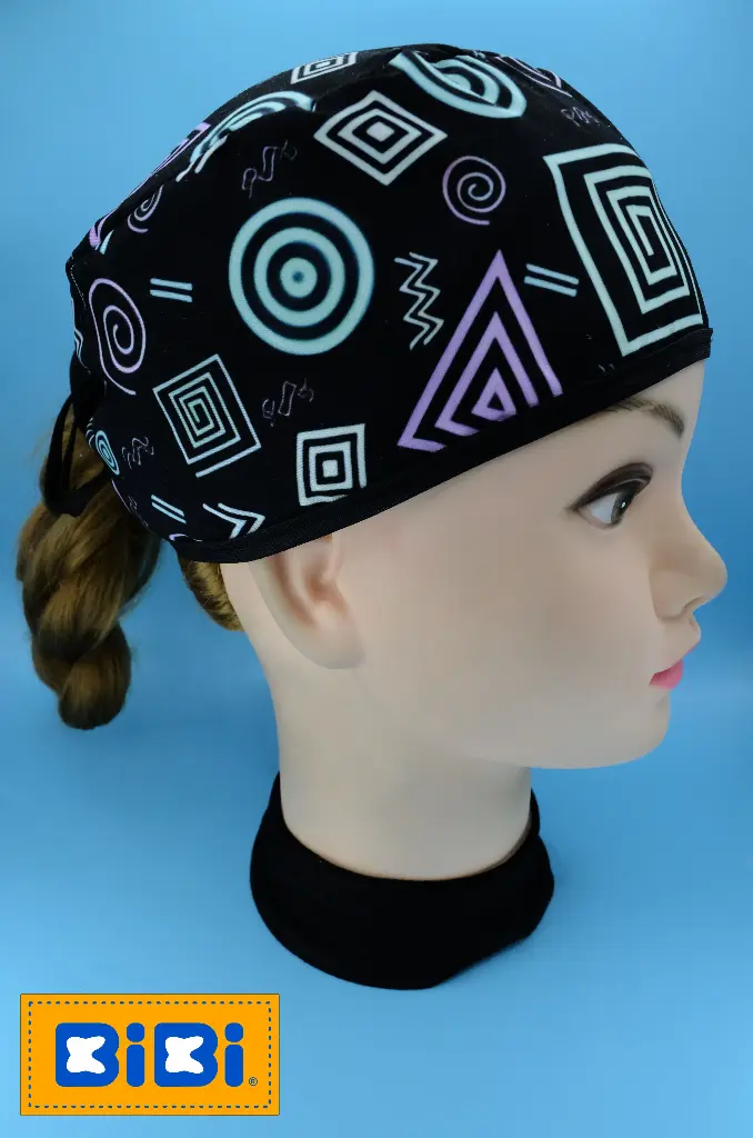 Figuras geométricas (Gorro Corto (Medidas: 9.5 cm de altura, 58 cm de circunferencia, con cintas para amarrar))