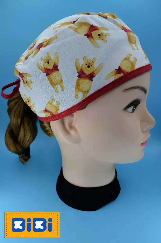 Winnie Pooh figuras (Gorro Corto (Medidas: 9.5 cm de altura, 58 cm de circunferencia, con cintas para amarrar))