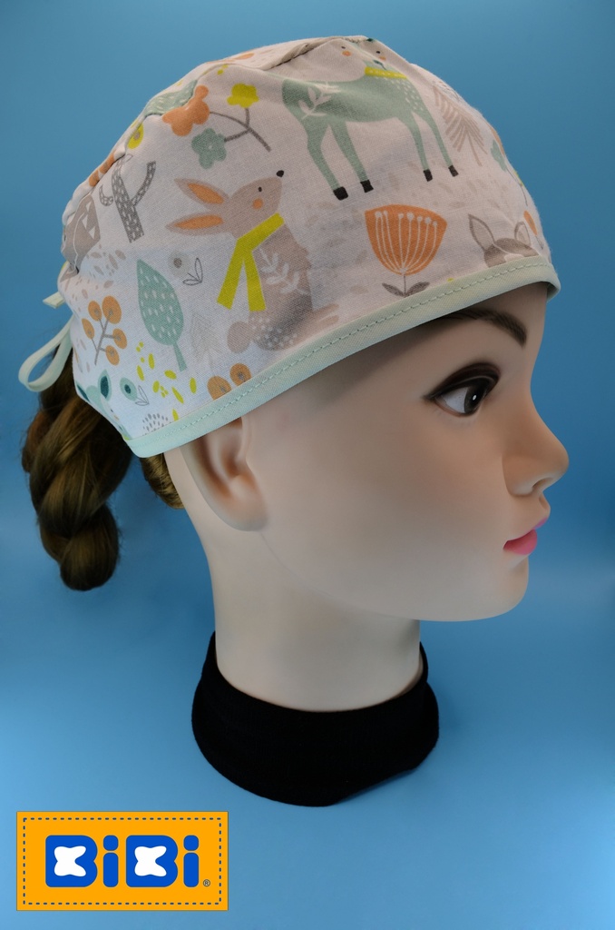 Venados Fondo Blanco (Gorro Corto (Medidas: 9.5 cm de altura, 58 cm de circunferencia, con cintas para amarrar))