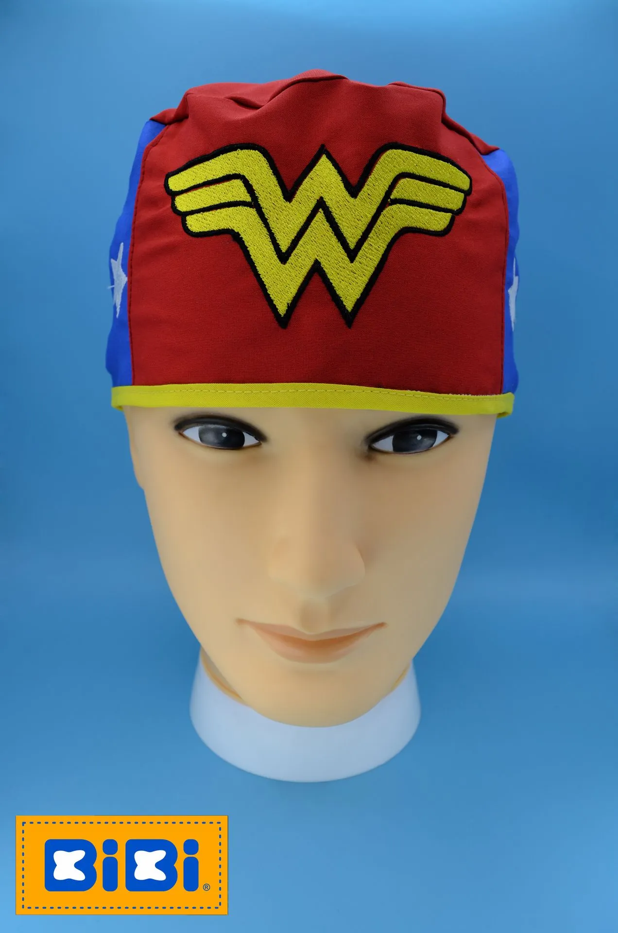 WW (Gorro Corto (Medidas: 9.5 cm de altura, 58 cm de circunferencia, con cintas para amarrar))