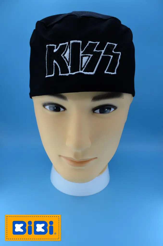 Kiss (Gorro Corto (Medidas: 9.5 cm de altura, 58 cm de circunferencia, con cintas para amarrar))