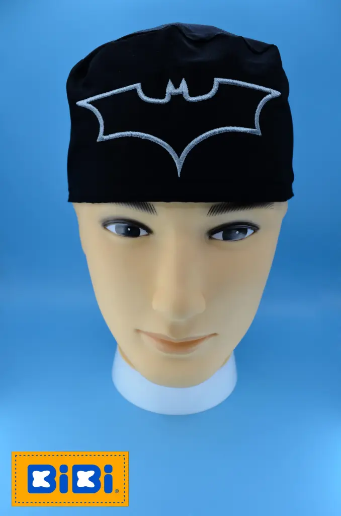 Batman (Gorro Corto (Medidas: 9.5 cm de altura, 58 cm de circunferencia, con cintas para amarrar))