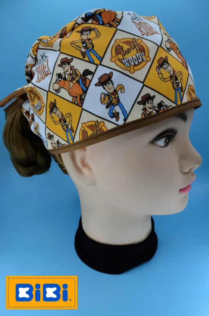 Woody Sheriff (Gorro Corto (Medidas: 9.5 cm de altura, 58 cm de circunferencia, con cintas para amarrar))