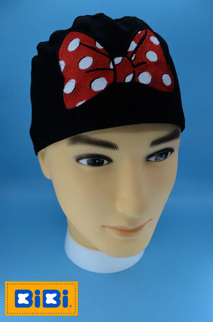 Moño rojo (Gorro Corto (Medidas: 9.5 cm de altura, 58 cm de circunferencia, con cintas para amarrar))