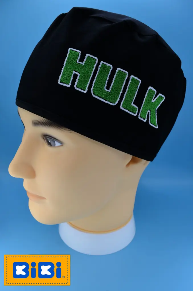 Hulk letras (Gorro Corto (Medidas: 9.5 cm de altura, 58 cm de circunferencia, con cintas para amarrar))