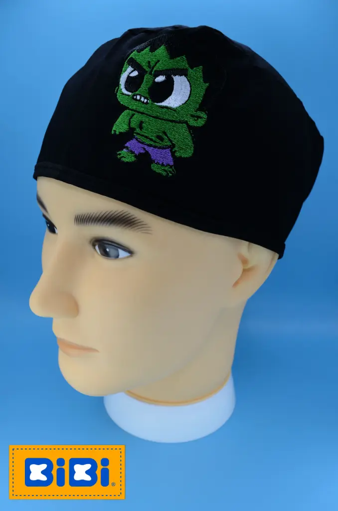 Hulk kawaii (Gorro Corto (Medidas: 9.5 cm de altura, 58 cm de circunferencia, con cintas para amarrar))
