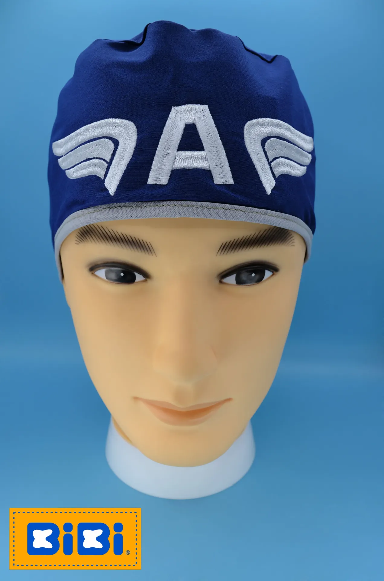 Capitán (Gorro Corto (Medidas: 9.5 cm de altura, 58 cm de circunferencia, con cintas para amarrar))