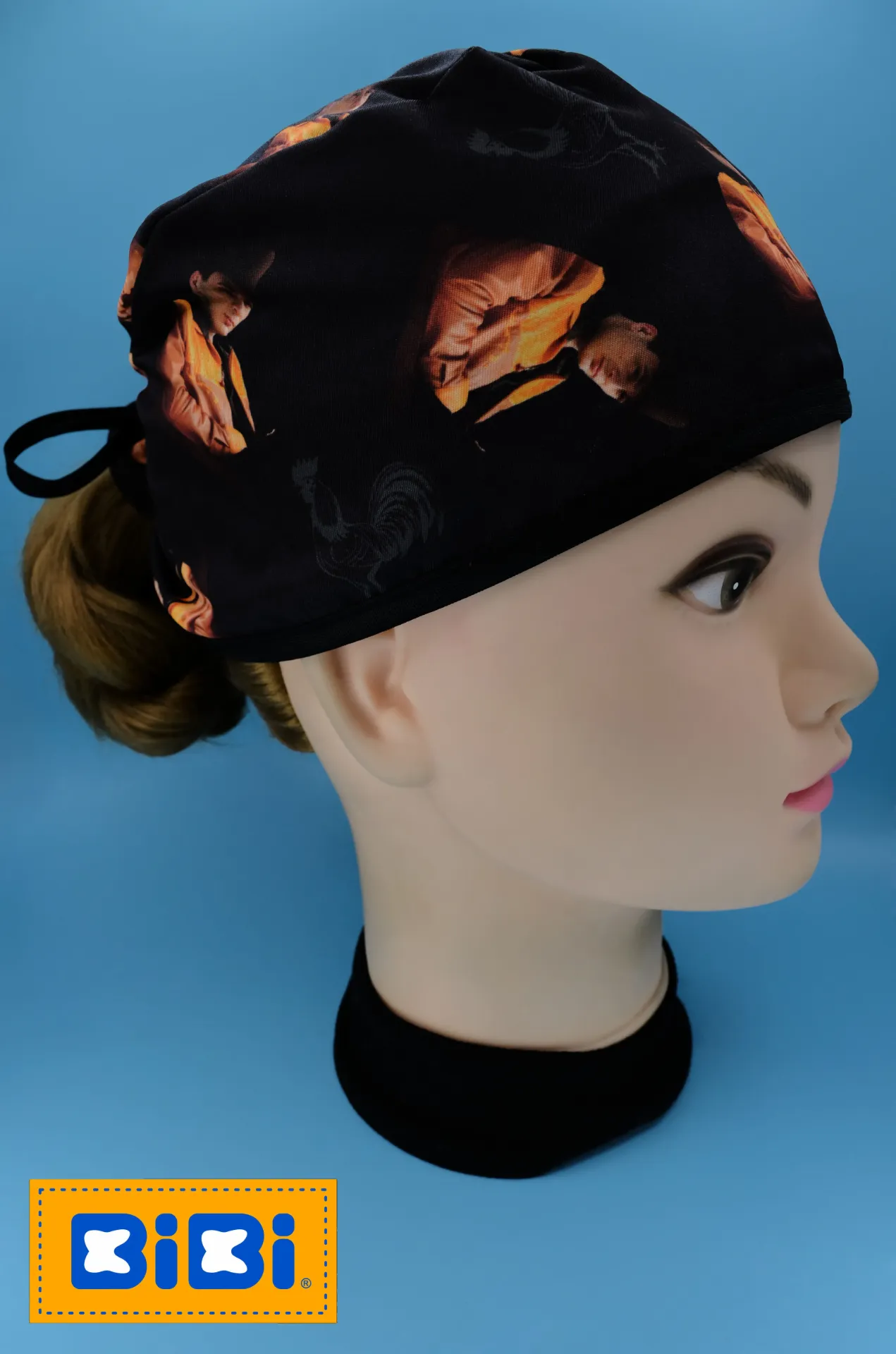 Gallo de oro (Gorro Corto (Medidas: 9.5 cm de altura, 58 cm de circunferencia, con cintas para amarrar))