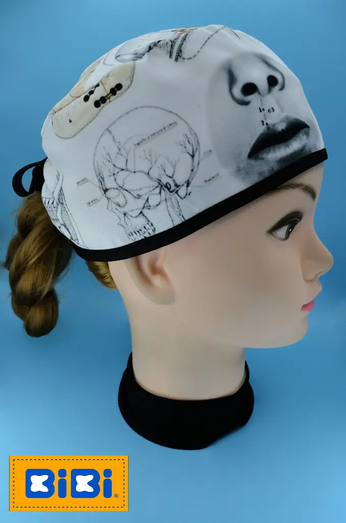 Maxilofacial, fondo blanco (Gorro Corto (Medidas: 9.5 cm de altura, 58 cm de circunferencia, con cintas para amarrar))