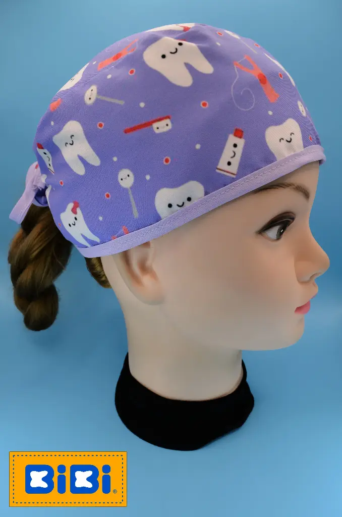 Muelas fondo lila (Gorro Corto (Medidas: 9.5 cm de altura, 58 cm de circunferencia, con cintas para amarrar))