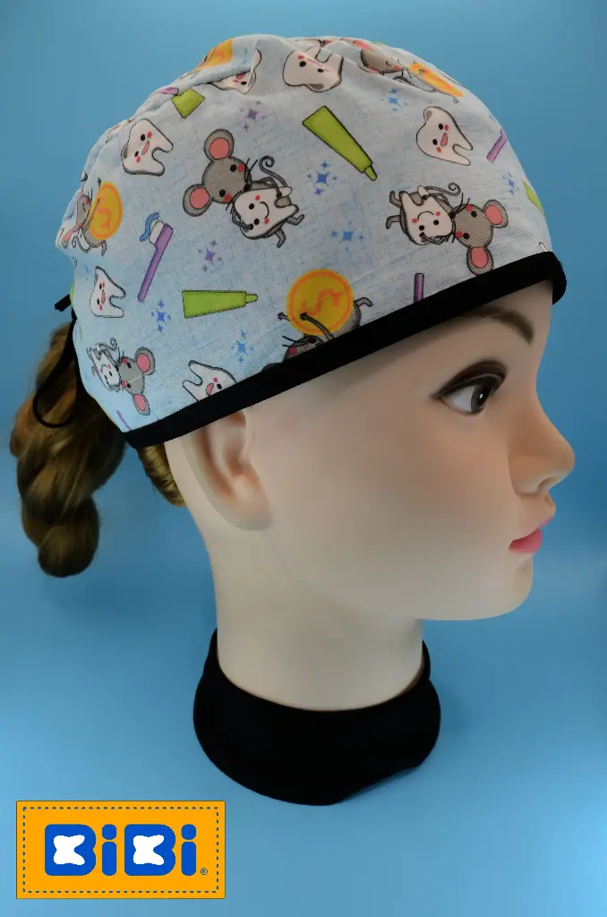 Ratón de los dientes, fondo azul cielo (Gorro Corto (Medidas: 9.5 cm de altura, 58 cm de circunferencia, con cintas para amarrar))